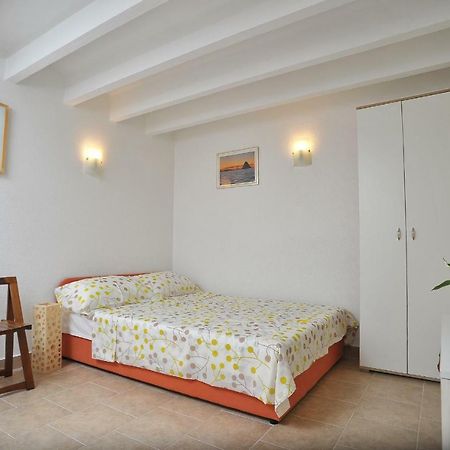 Apartments Sonia & Ana โตรกีร์ ภายนอก รูปภาพ