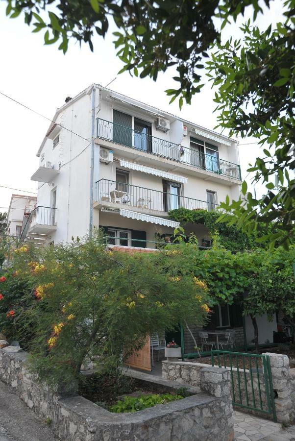 Apartments Sonia & Ana โตรกีร์ ภายนอก รูปภาพ