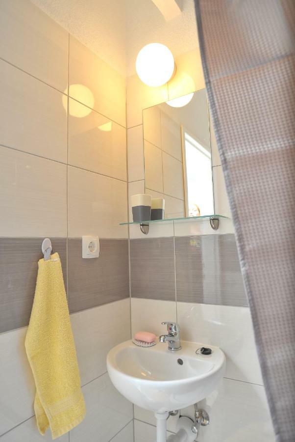 Apartments Sonia & Ana โตรกีร์ ภายนอก รูปภาพ