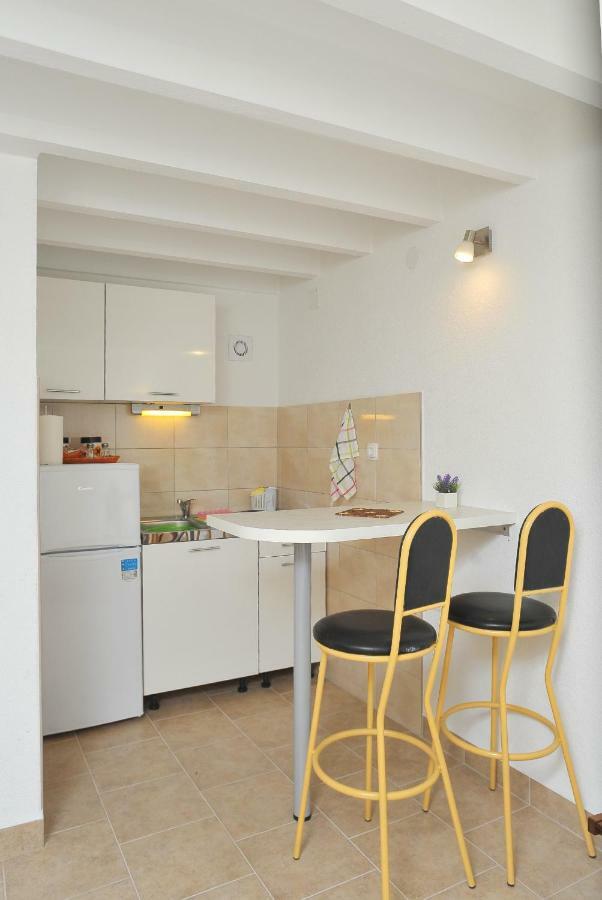 Apartments Sonia & Ana โตรกีร์ ภายนอก รูปภาพ