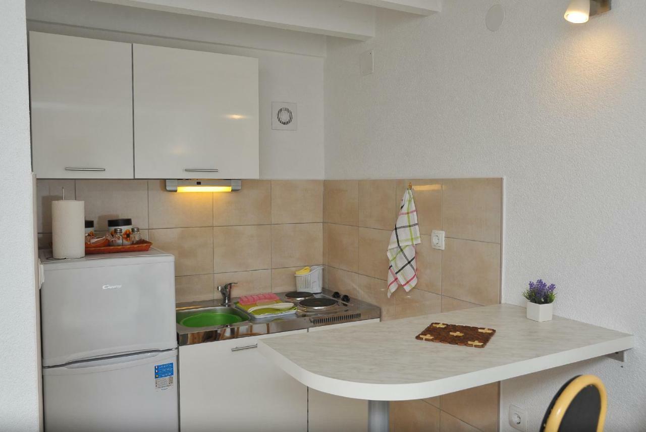 Apartments Sonia & Ana โตรกีร์ ภายนอก รูปภาพ