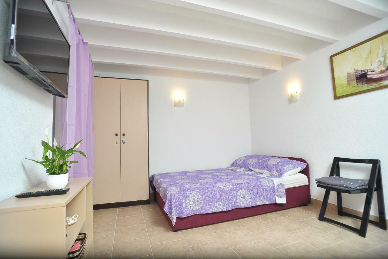 Apartments Sonia & Ana โตรกีร์ ภายนอก รูปภาพ