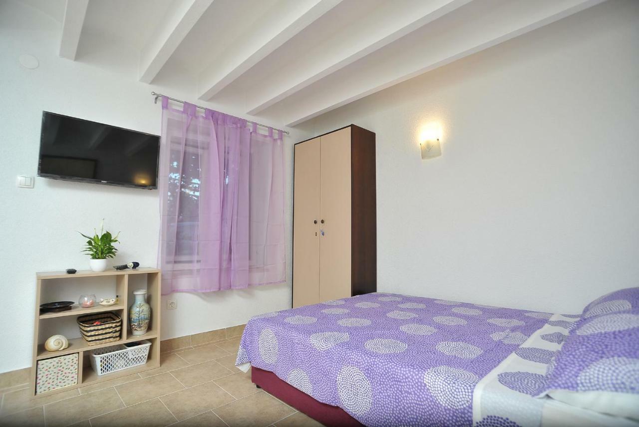 Apartments Sonia & Ana โตรกีร์ ภายนอก รูปภาพ