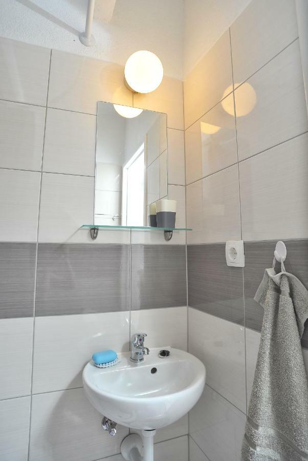 Apartments Sonia & Ana โตรกีร์ ภายนอก รูปภาพ