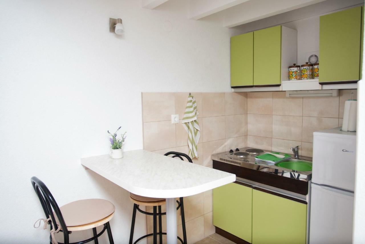 Apartments Sonia & Ana โตรกีร์ ภายนอก รูปภาพ