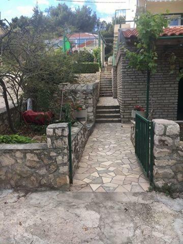 Apartments Sonia & Ana โตรกีร์ ภายนอก รูปภาพ